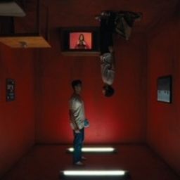 그라인드: 현대 자본주의의 폐해
