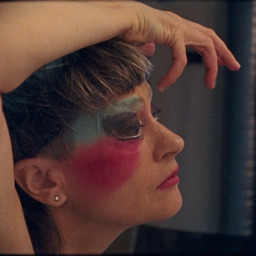 Peaches Goes Bananas